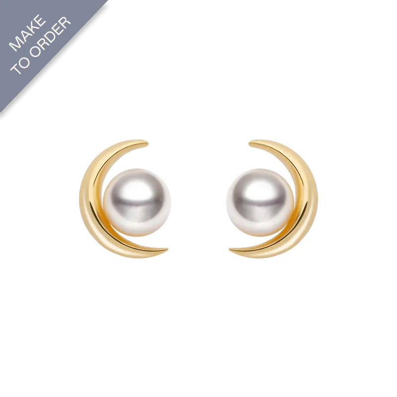 Akoya Pearl 18K Gold Refined Design Earrings
