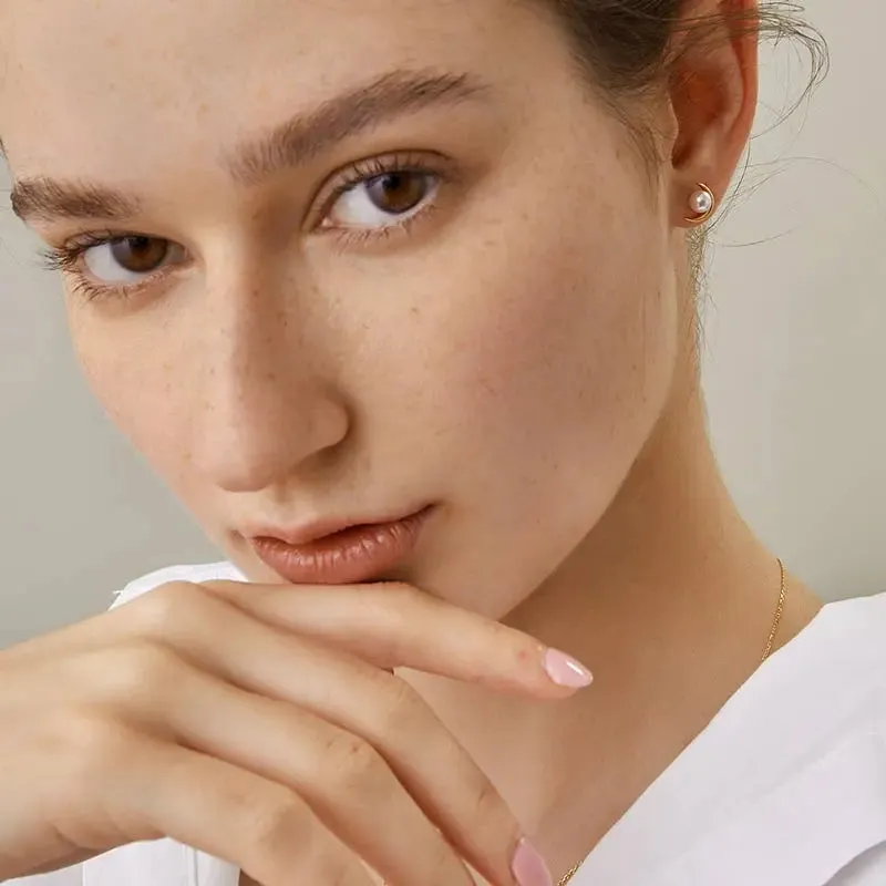 Akoya Pearl 18K Gold Refined Design Earrings