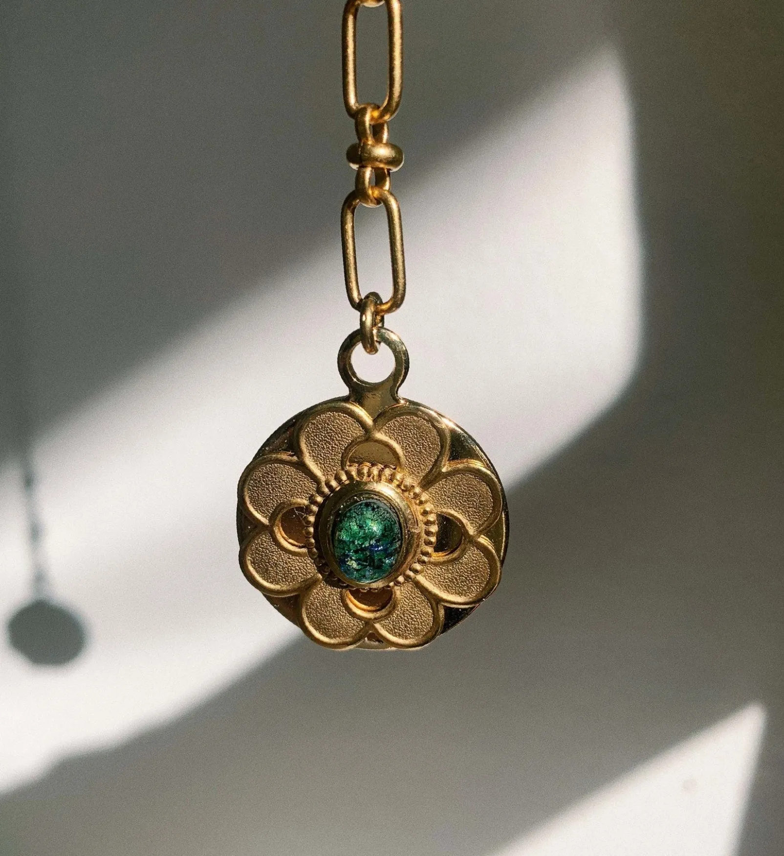 Brinker   Eliza Sunshine Y-Necklace