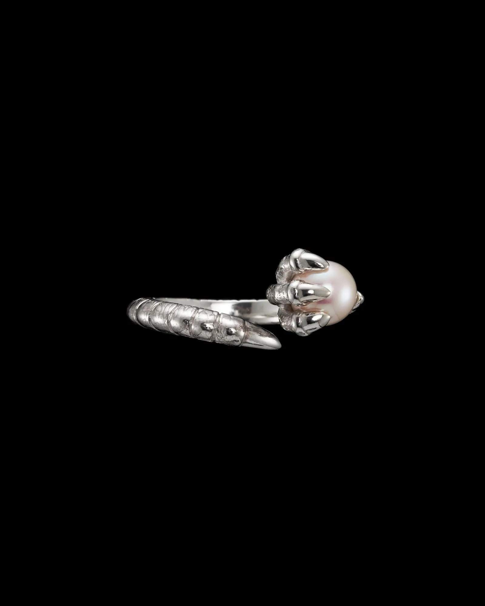 Claw Silver Ring w. Pearl