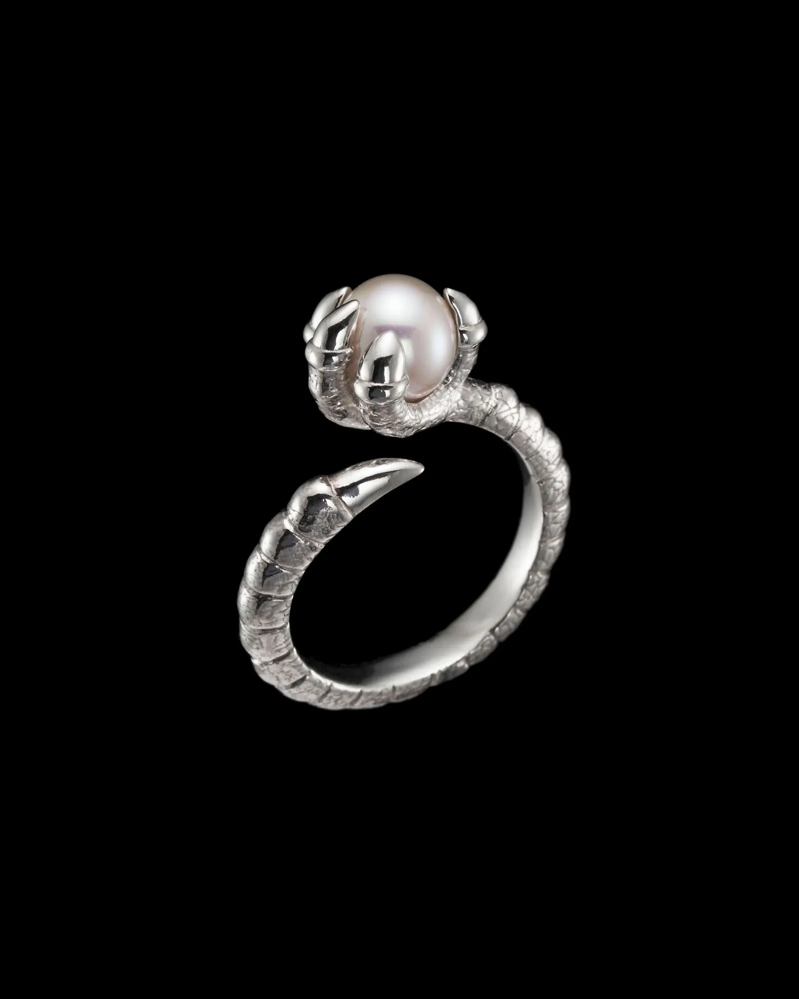 Claw Silver Ring w. Pearl