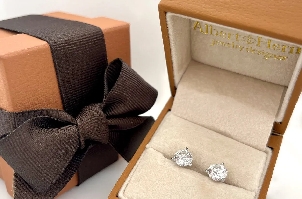 Earrings 2.08 cts Natural Round Diamonds I SI2 Platinum Studs
