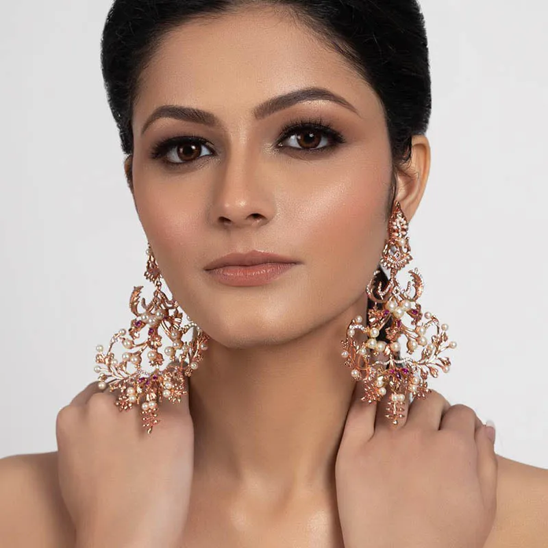 Fanoos Earrings
