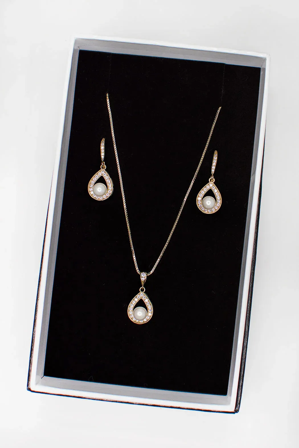 Lucy Necklace Earring Set