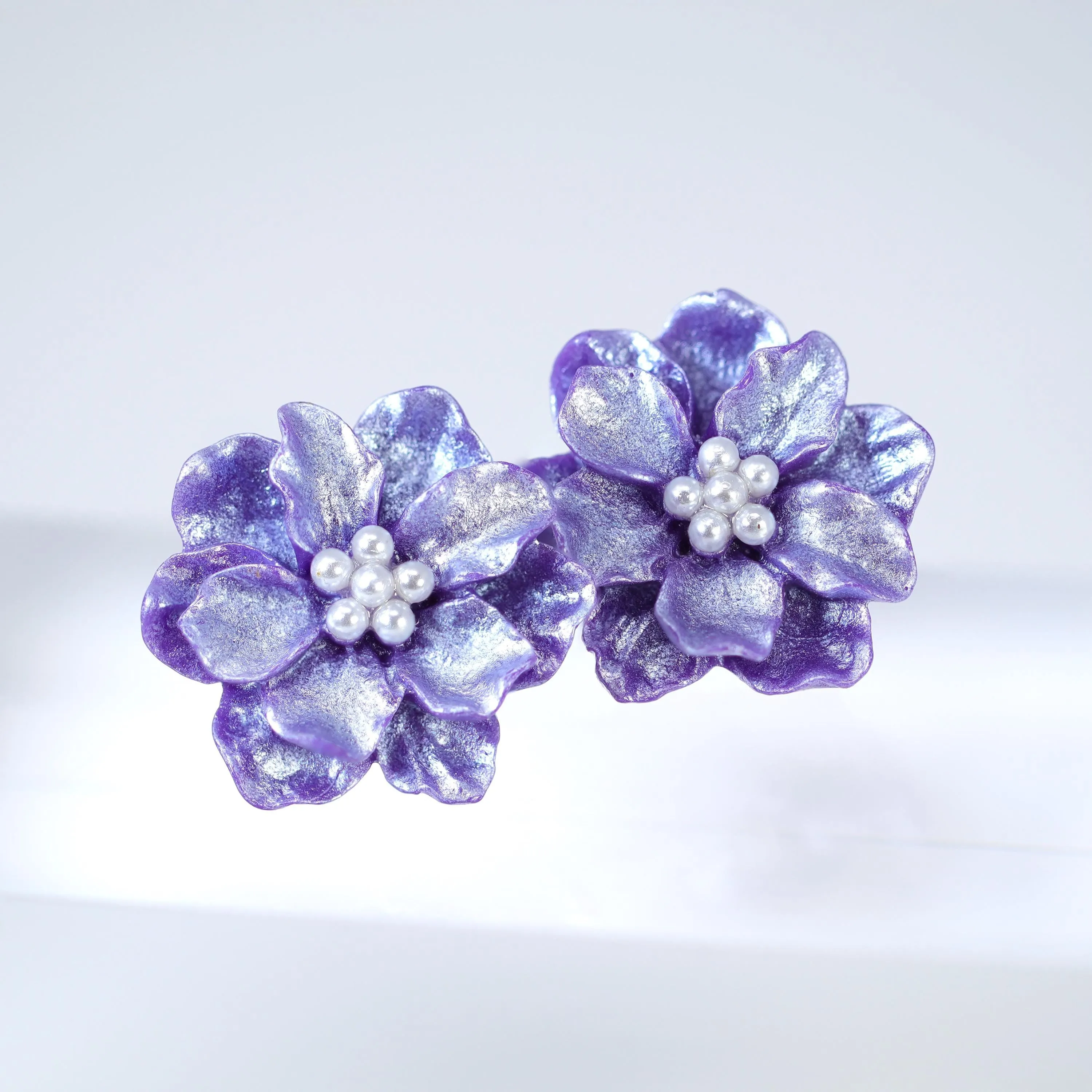 Purple Flower Pearl Earrings, Bridal Jewelry, Bridal Stud Earrings, Bridal Earrings, Statement Earrings, Bridesmaid Earring.