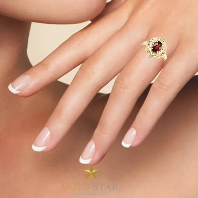 "VICTORIA" VINTAGE GARNET & DIAMOND RING
