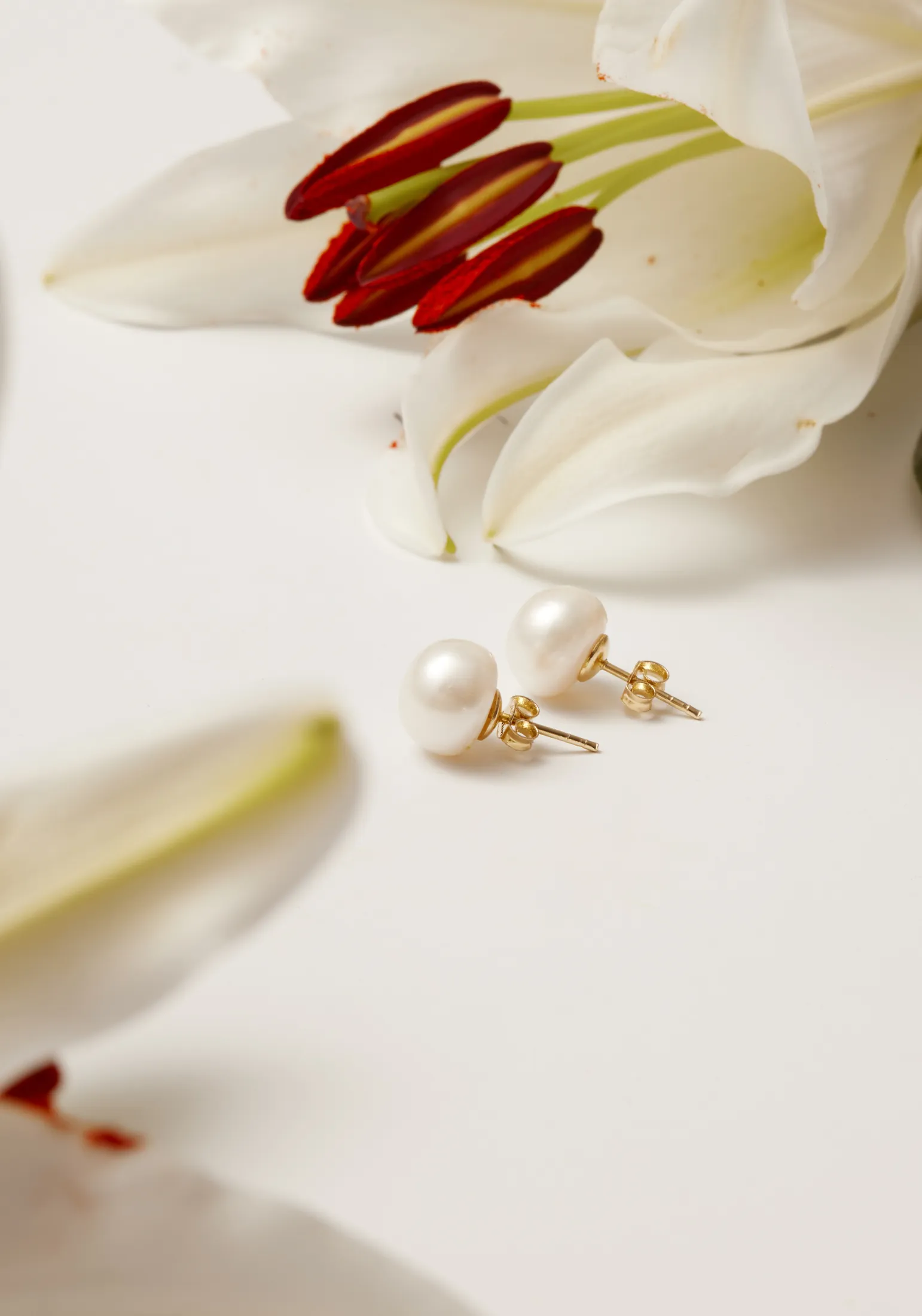 Solid 14K Gold 11mm Classic Natural Pearl Stud Earrings