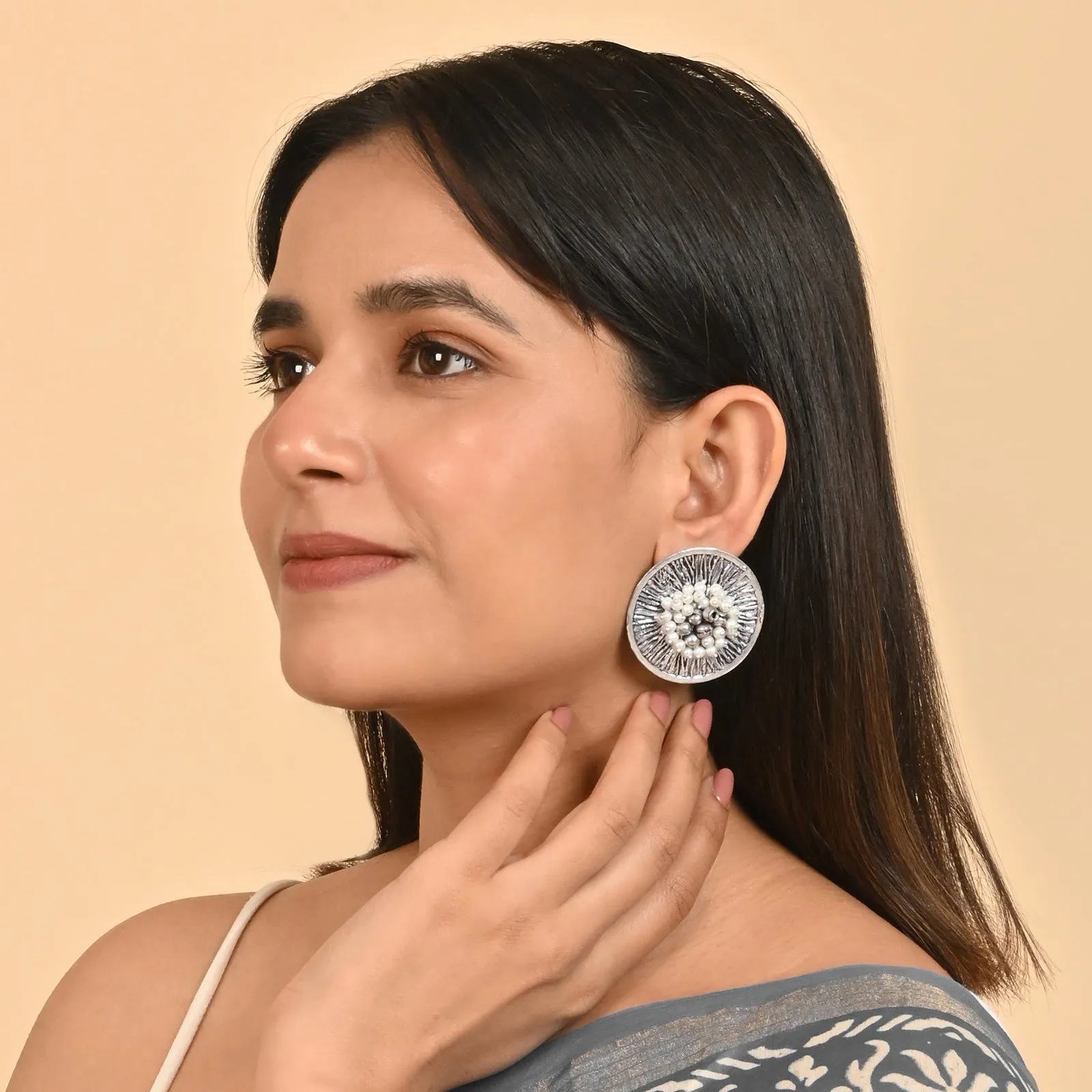 Teejh Aadhiraa Pearl and Silver Oxidized Earring
